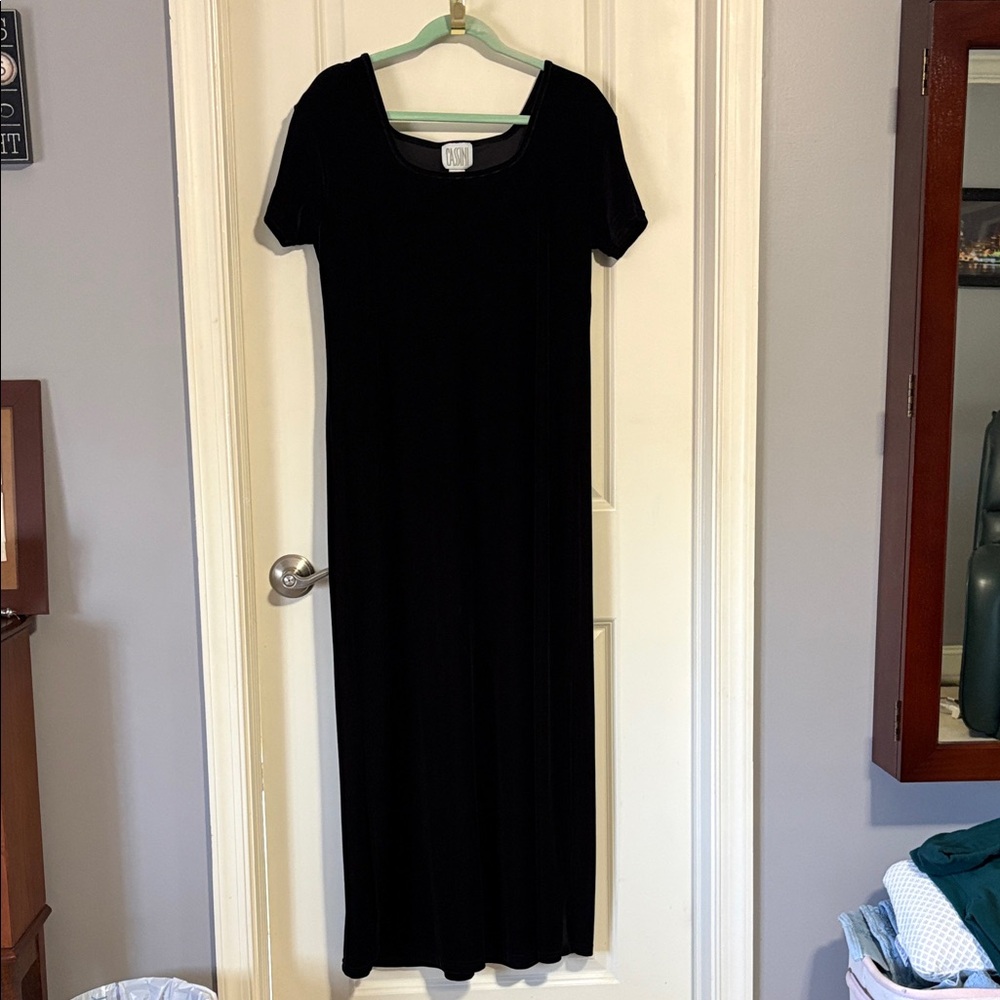 Cassini Black Short-Sleeve Maxi Dress - Classic Scoop Neck